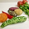 ズッキーニ、柿、カラーピーマン、ナス、ジャガイモ、サツマイモ、たくさんの種類の野菜をベジタブルカービング