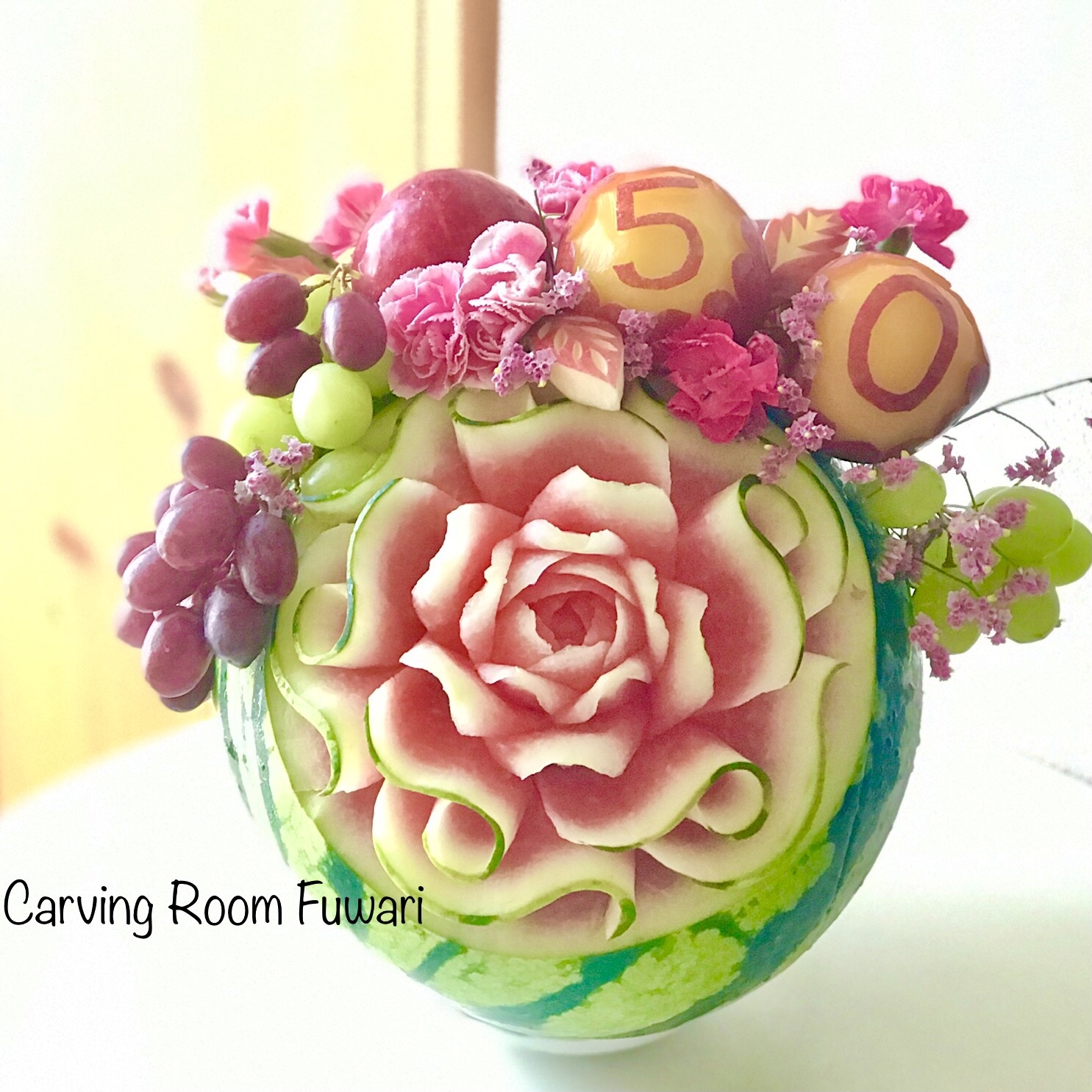 フルーツカービングをより華やかに装飾 – Carving Room ふわり